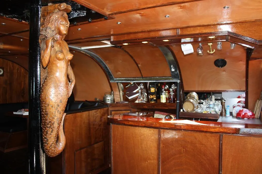 Botel Cutty Jean Hotel Sliema