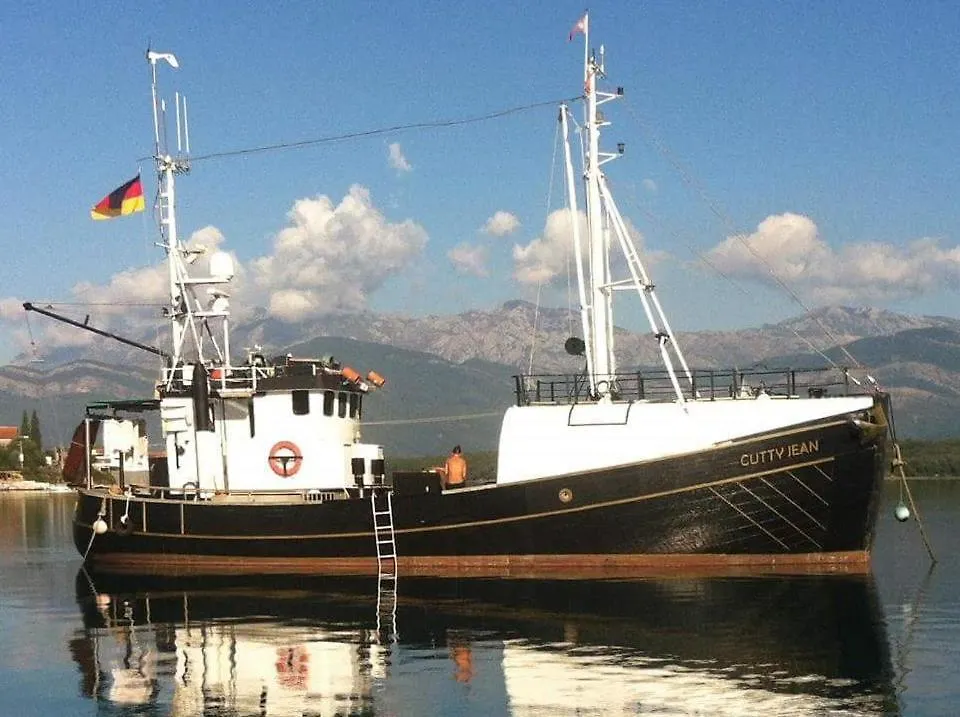 Boat Ms Cutty Jean contacts